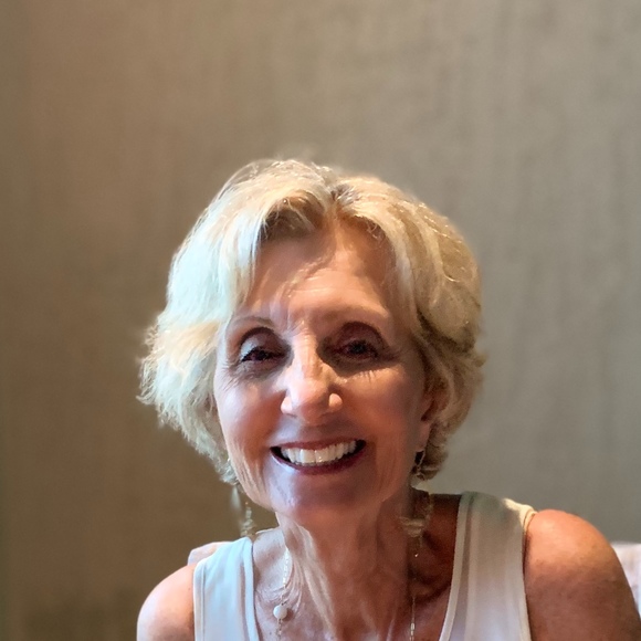 Meet your Posher, Adele - Picture 1 of 2